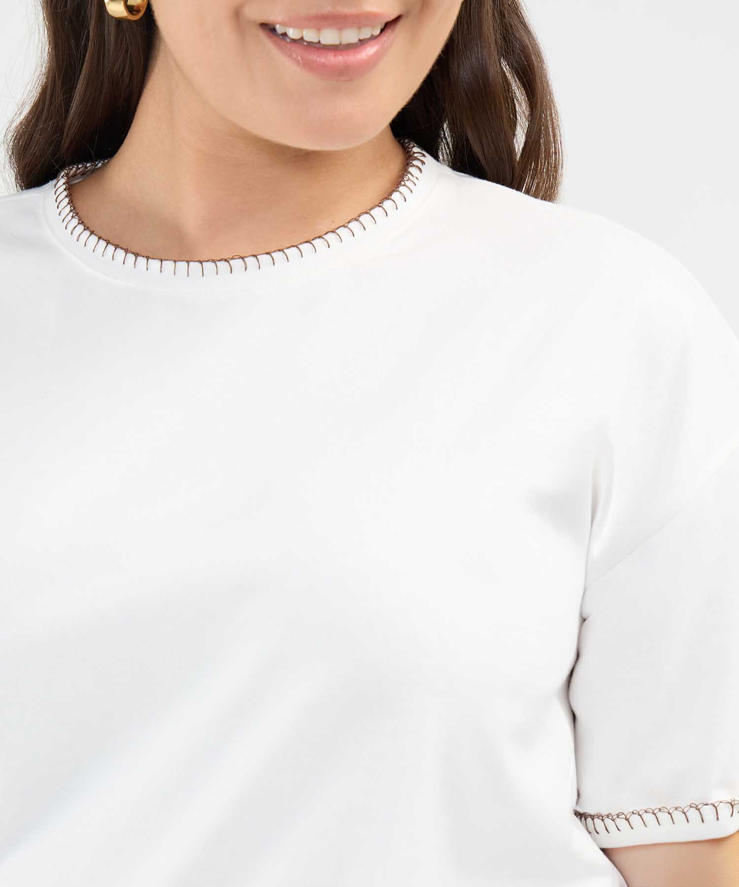 Camiseta con Bordado