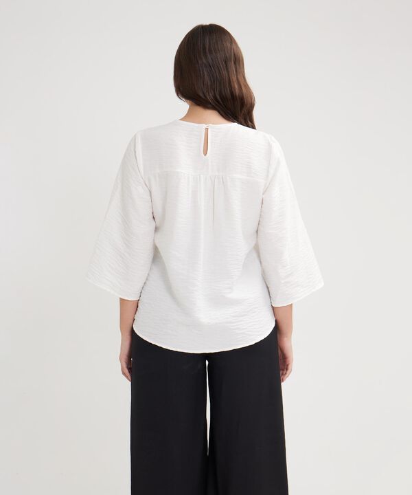 Blusa Mangas 3/4 Bordado En Delantero