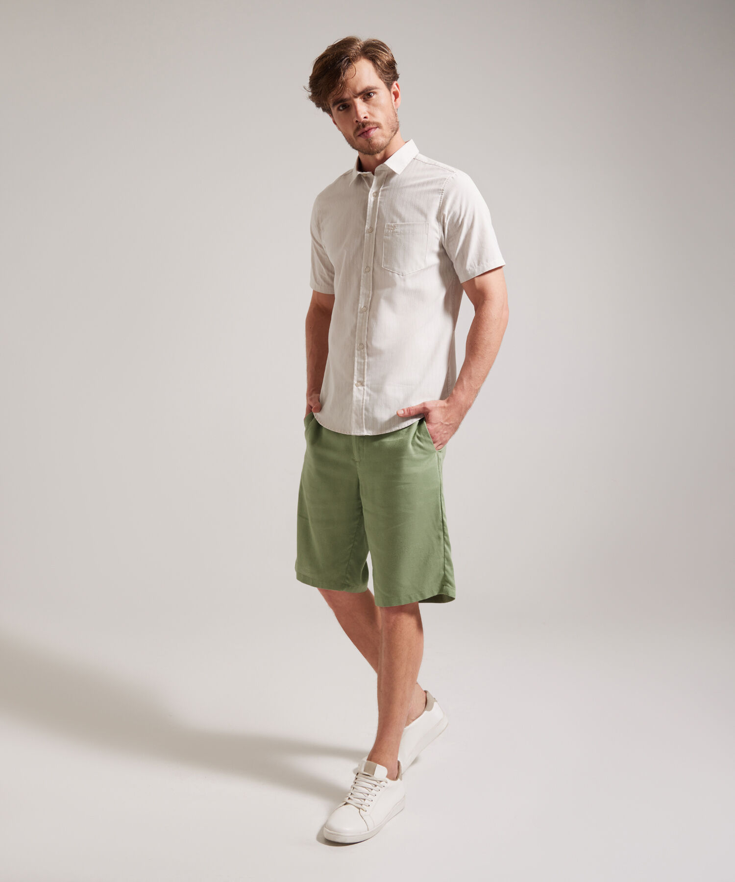 Camisa Estampada Manga Corta Con Bolsillo Y Silueta Slim Fit