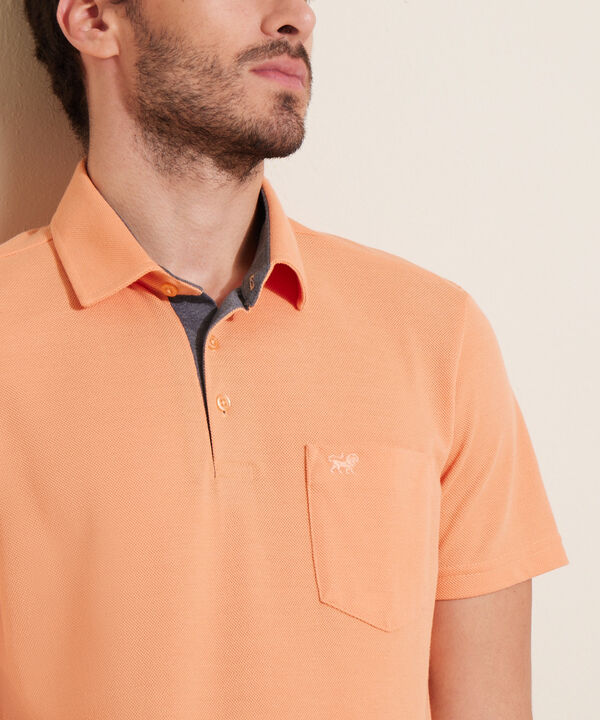 Polo Unicolor, Cuello Duro Con Bolsillo Y Silueta Regular Fit Naranja image number null