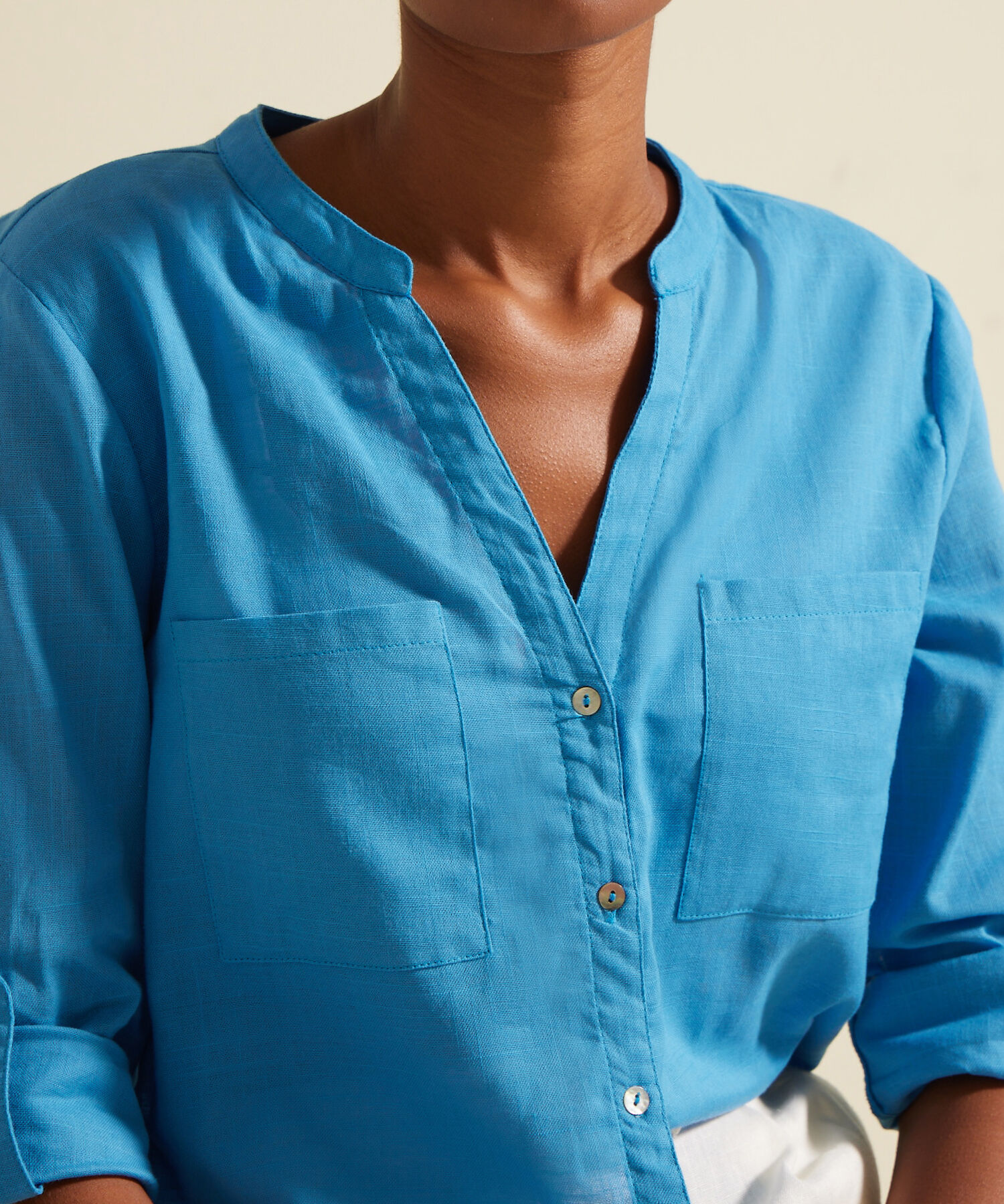 Blusa Lino Manga Larga Con Bolsillo Unicolor