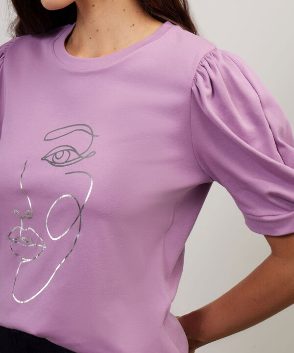 Camiseta Escote Redondo Con Detalle