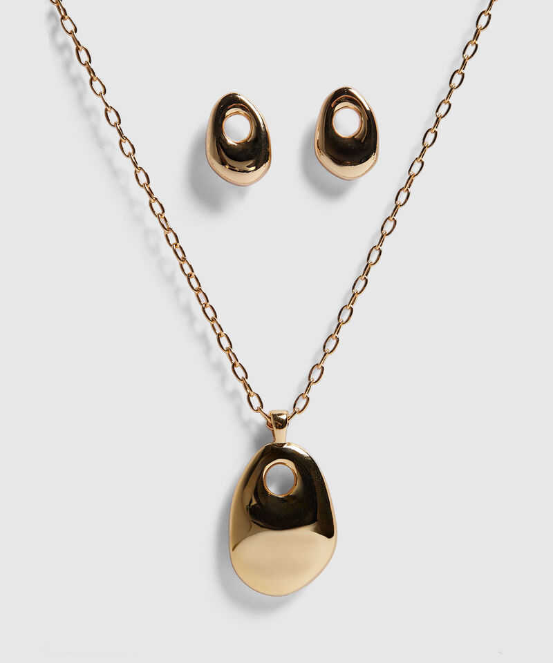Set de accesorios dorados