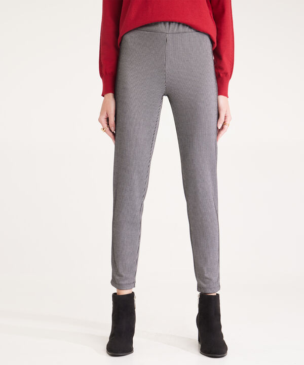 Leggings Preteñido Con Corte En Frente