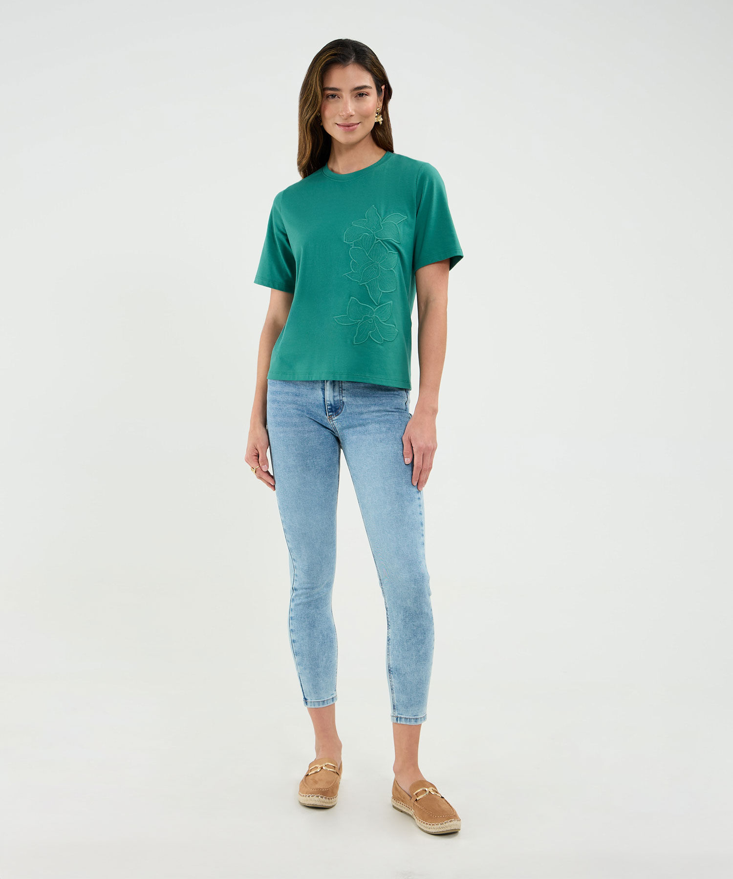 Camiseta Bordado Floral