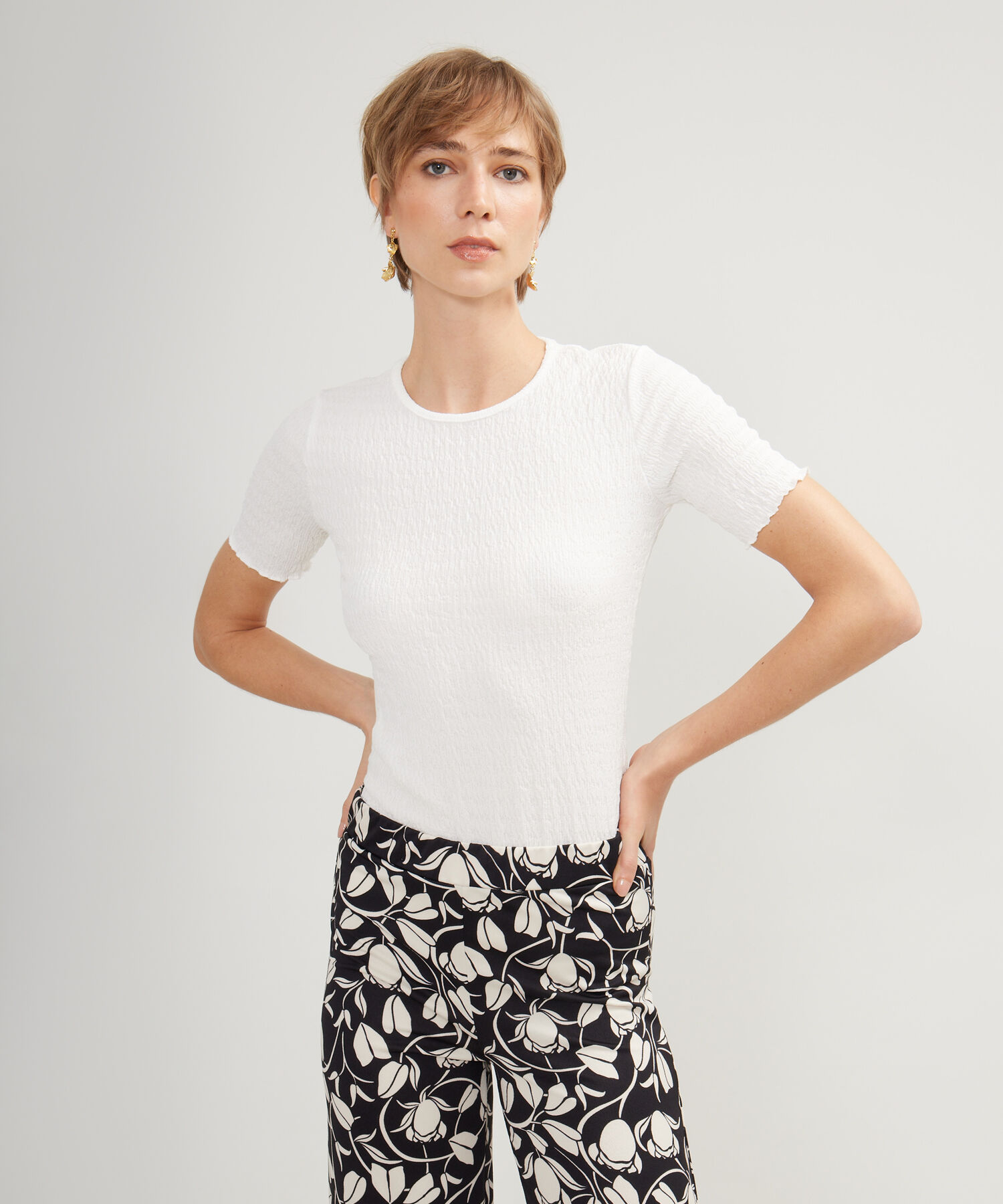 Camiseta Unicolor Con Textura Acanalada