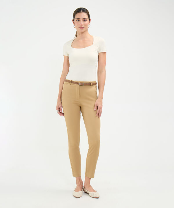 Pantalón Chino Básico image number null