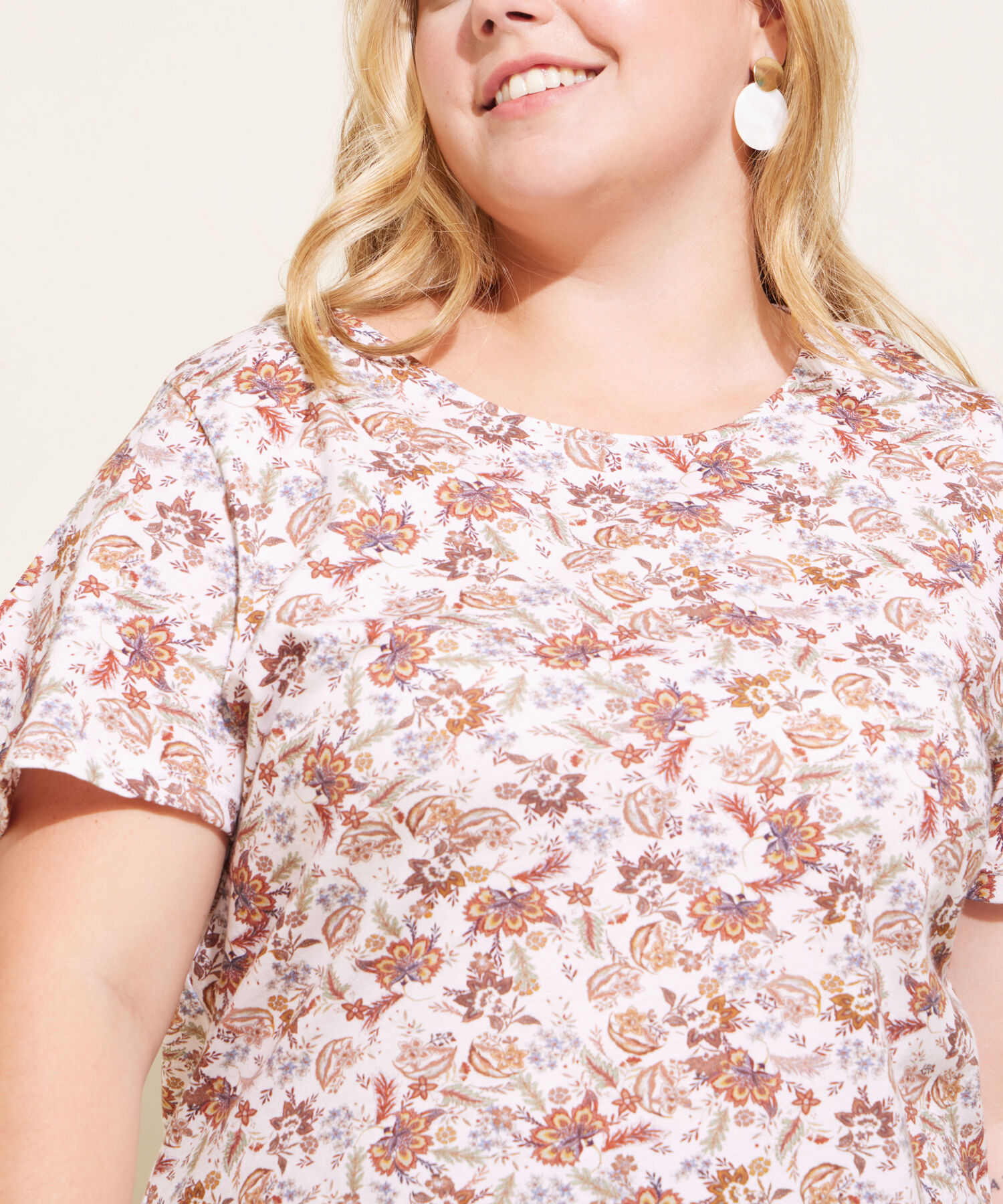 Camiseta Estampada Manga Corta Con Vuelo
