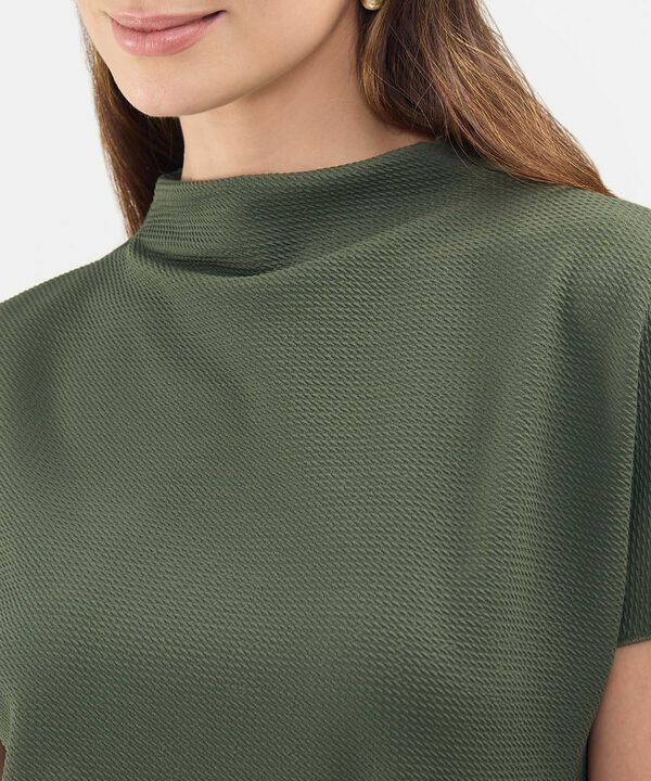 Camiseta Cuello Alto image number null