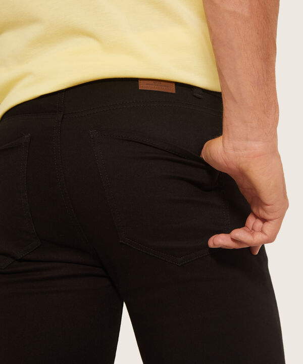 Jean Slim Semi-Ajustado