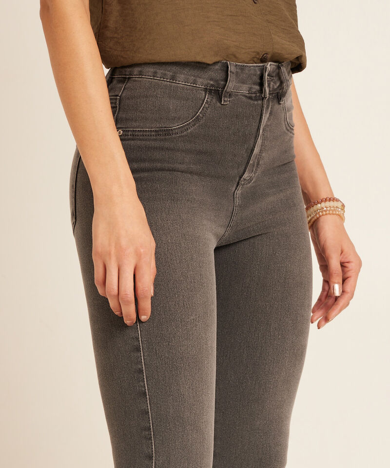Jean Skinny Tono Oscuro