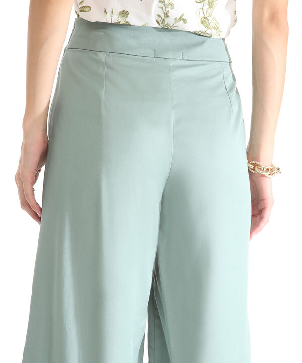 Pantalon Culotte Con Detalle De Bordado En Bota