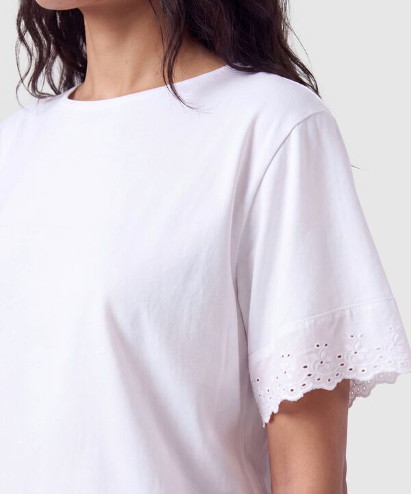 Camiseta Manga Corta Bordada Para Mujer