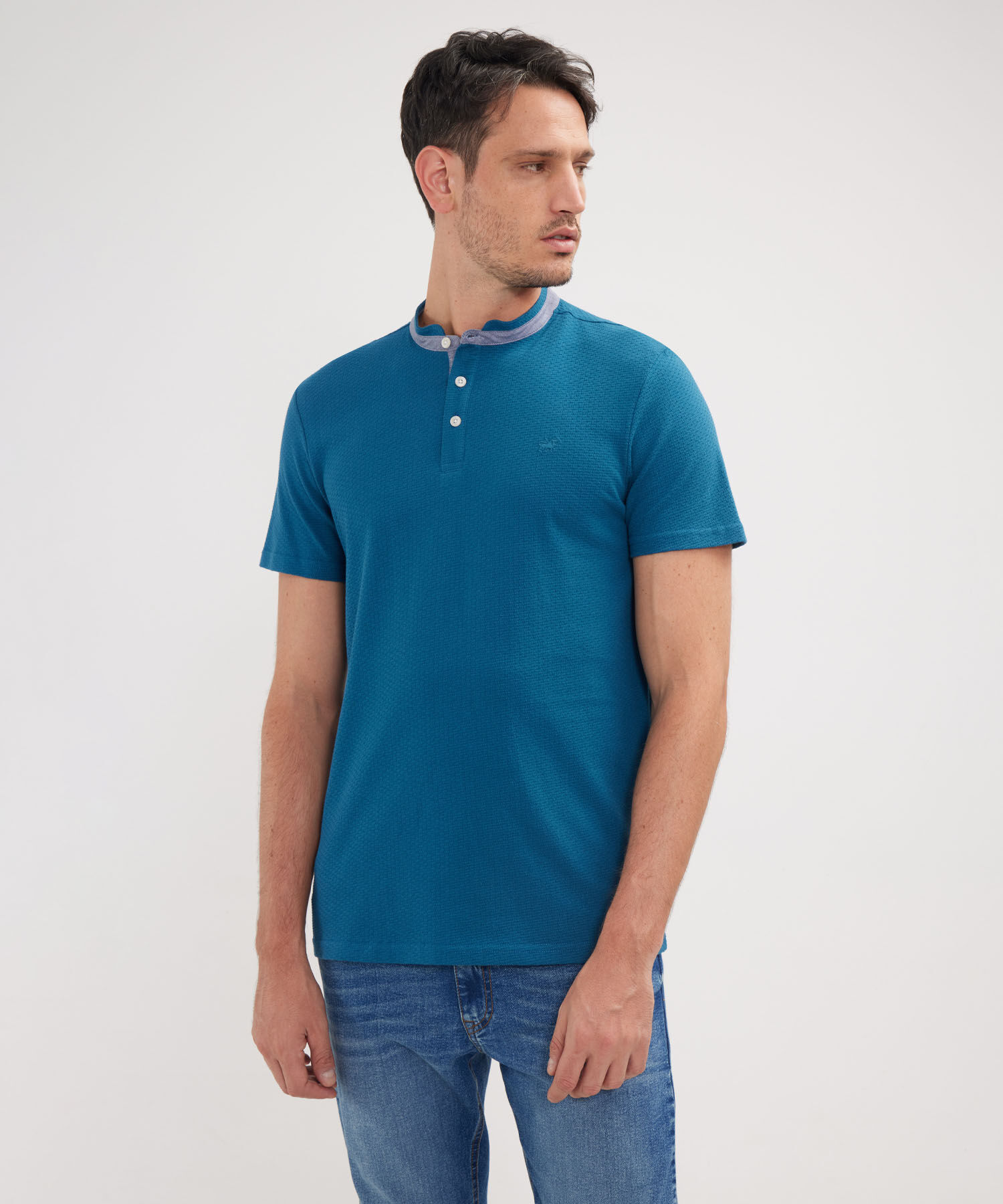 Polo Cuello Mao Unicolor Sin Bolsillo