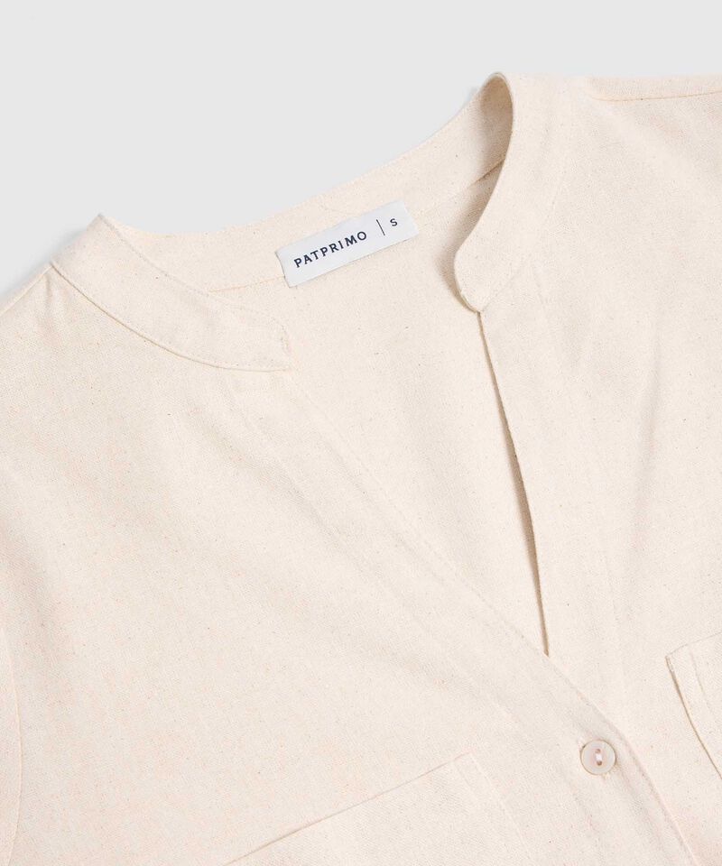 Blusa de Cuello Ner&uacute; con Doble Bolsillo