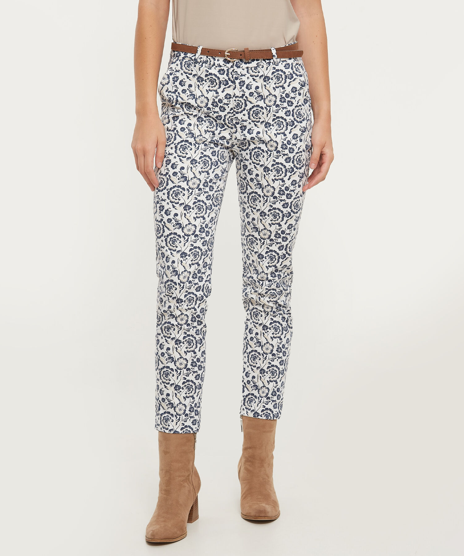 Pantalón Básico Bolsillos Diagonal Estampado Con Cinturón