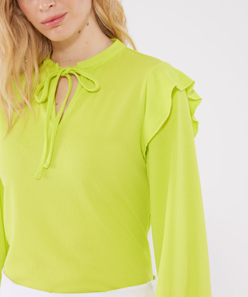 Camiseta Unicolor Con Anudado En Frente