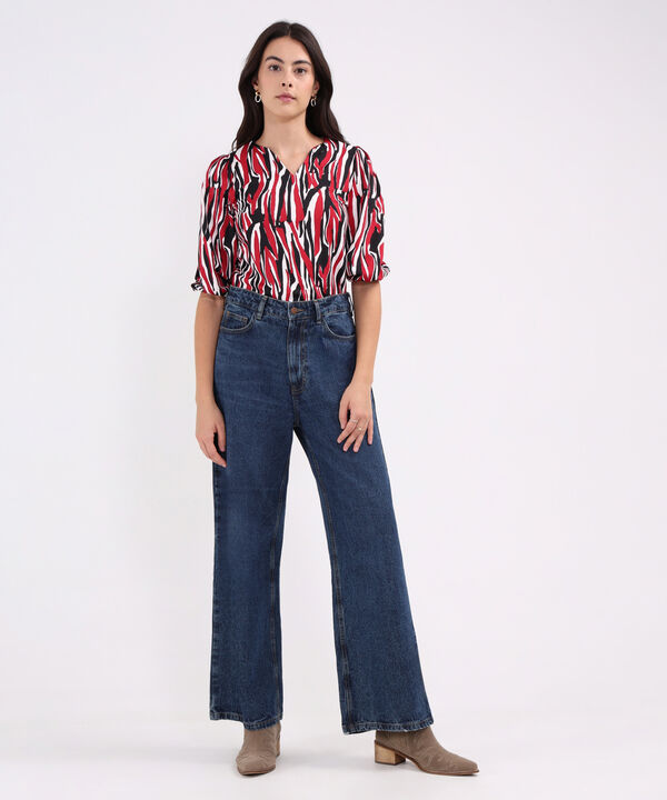 Camiseta Estampada Escote V