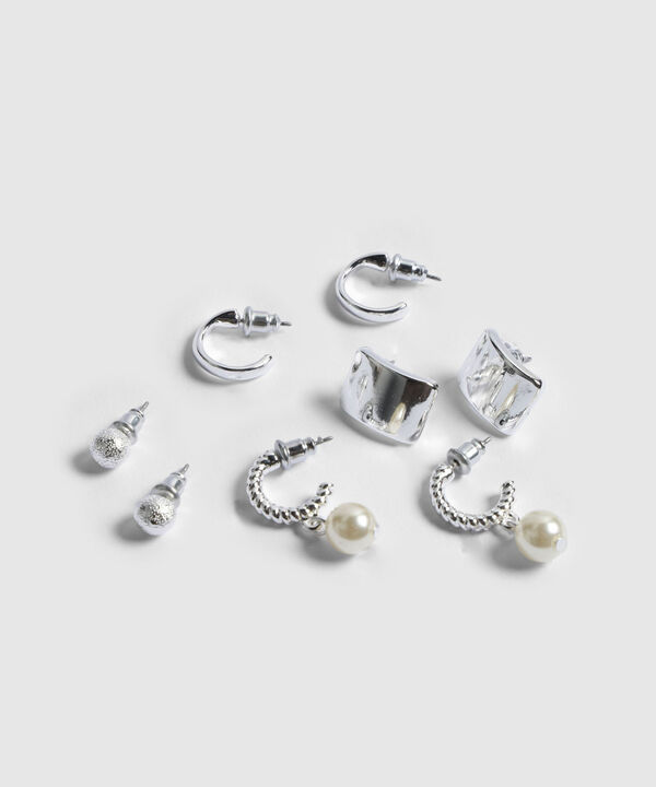 Aretes Plateados image number null