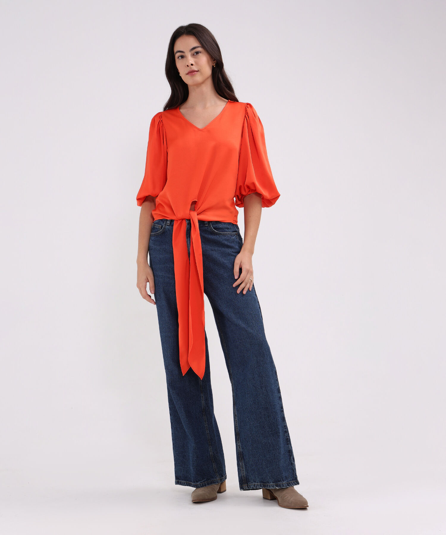 Blusa Escote V Unicolor Con Anudado En Delantero