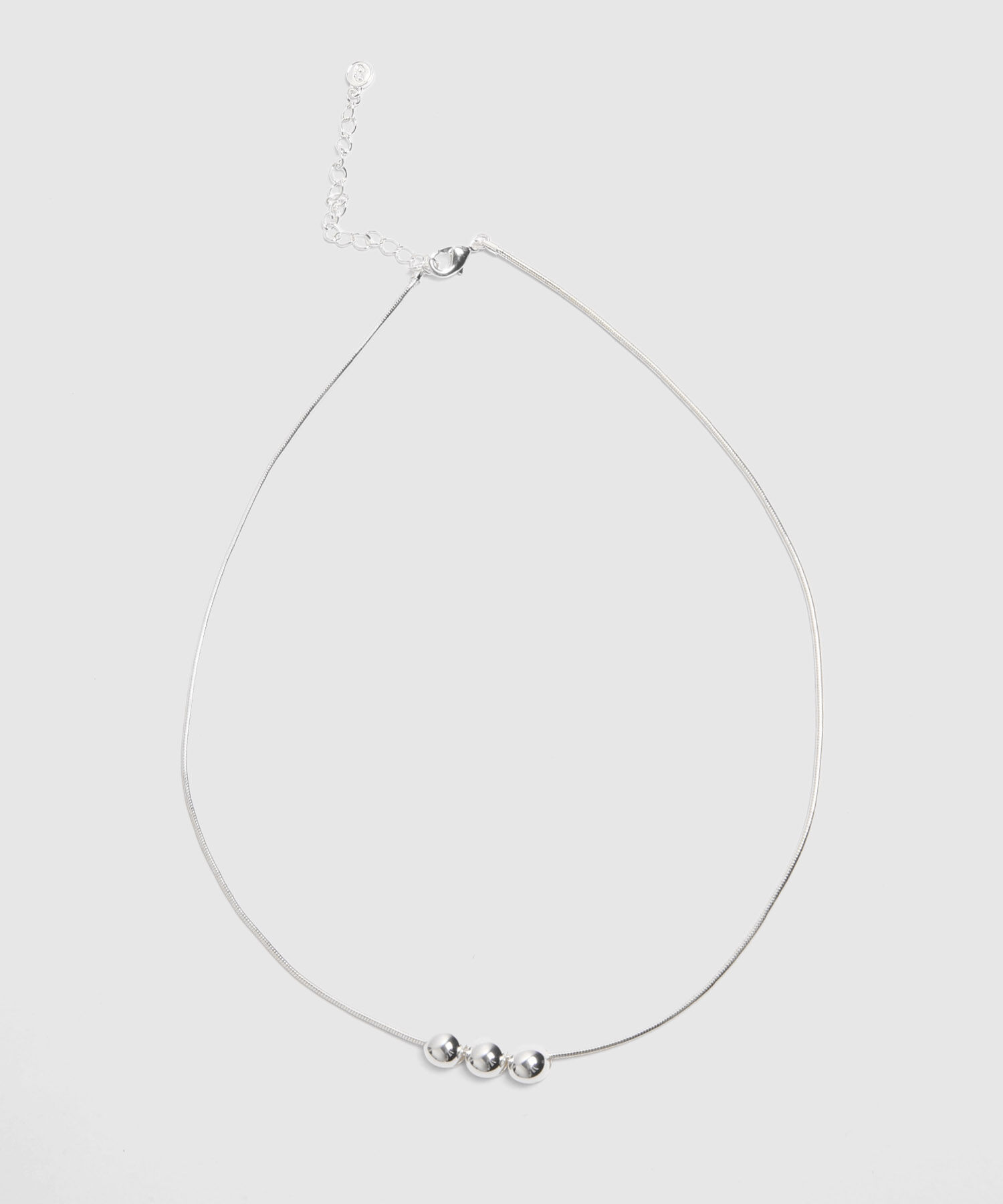 Collar Plateado Con Esferas Metálicas 