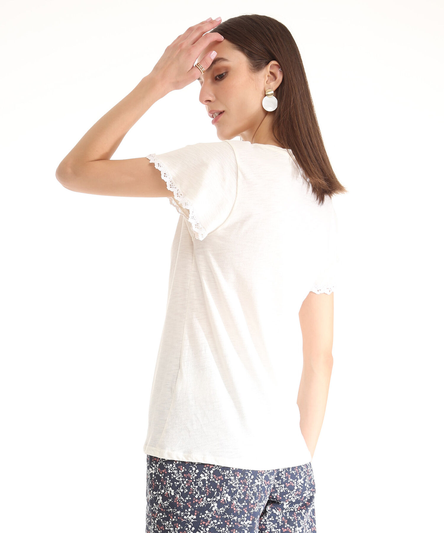 Camiseta Manga Corta Volada Con Encaje Unicolor
