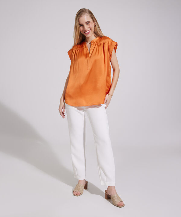 Blusa Sin Manga Unicolor Cuello Neru