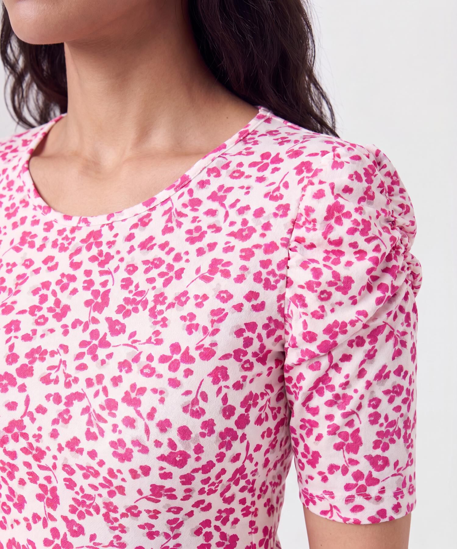 Camiseta Manga Corta Con Ruche Estampada