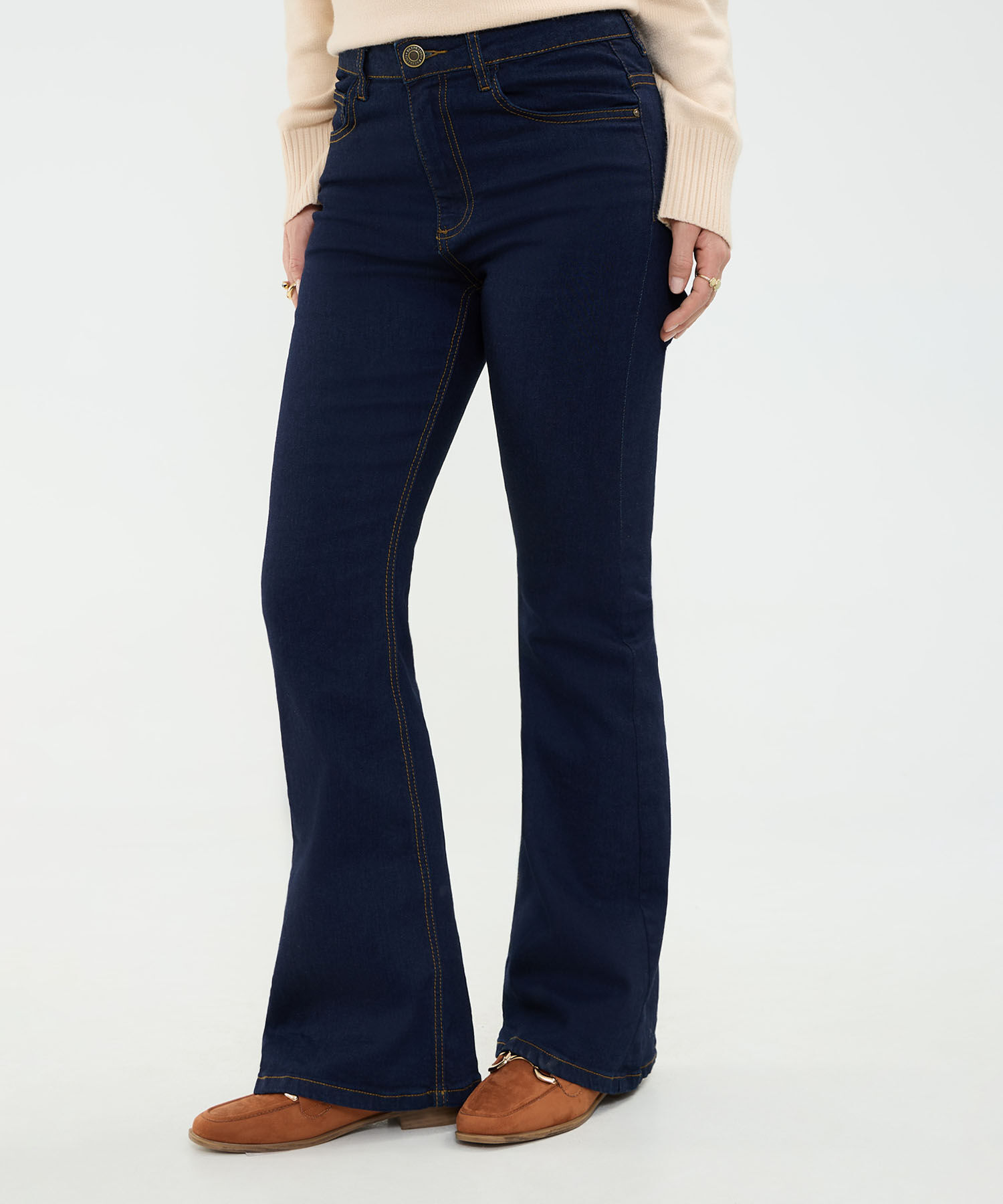 Jeans Flare Tono Oscuro