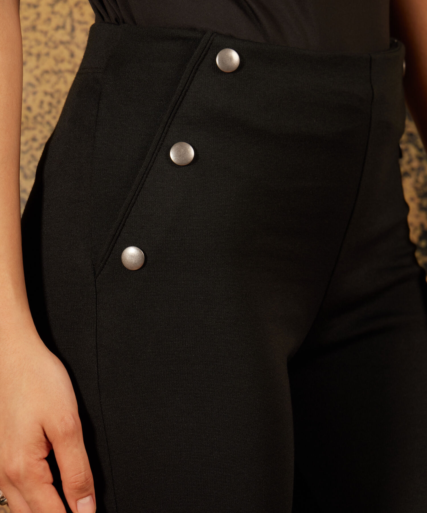 Leggins Unicolor Tiro Alto Con Broches Decorativos En Costados, Magia En El Caribe