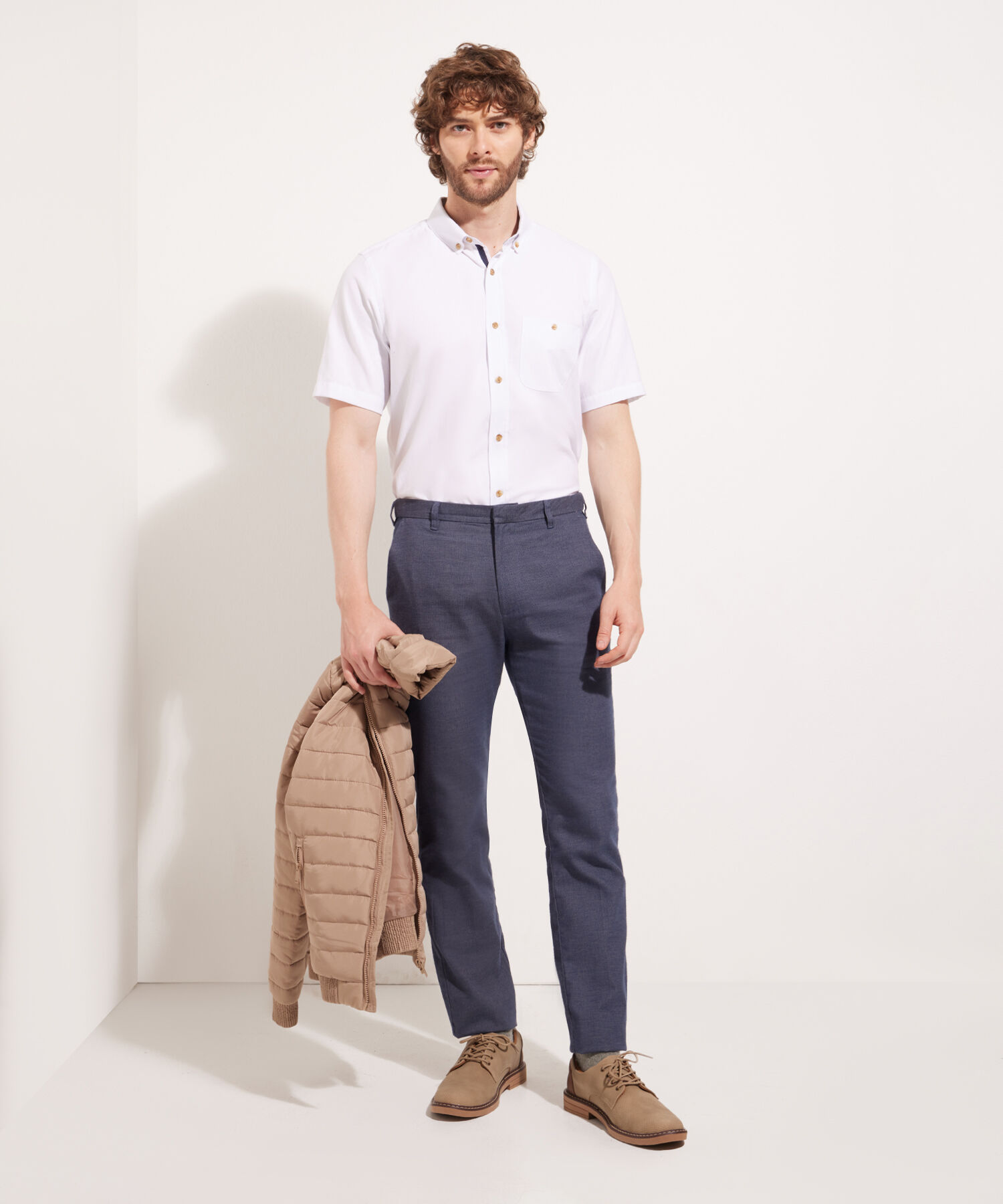 Pantal&oacute;n Chino Con Detalles De Pretina