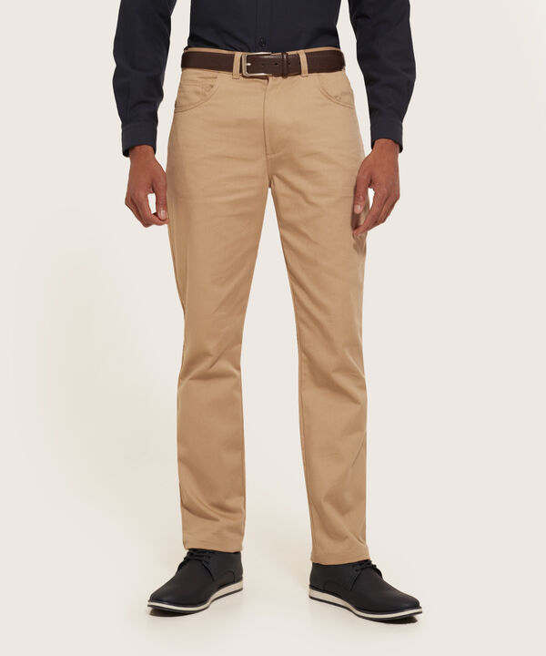 Pantalón Unicolor 5 Bolsillos Regular Fit.