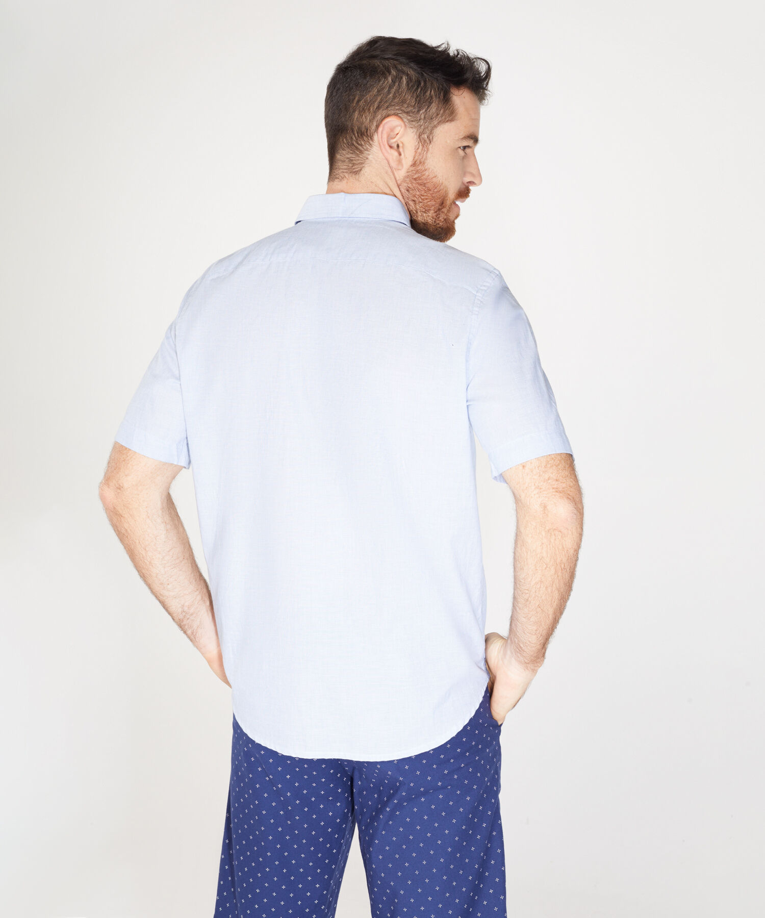 Camisa Manga Corta Y Con Bolsillo, Tela Con Textura, Regular Fit.