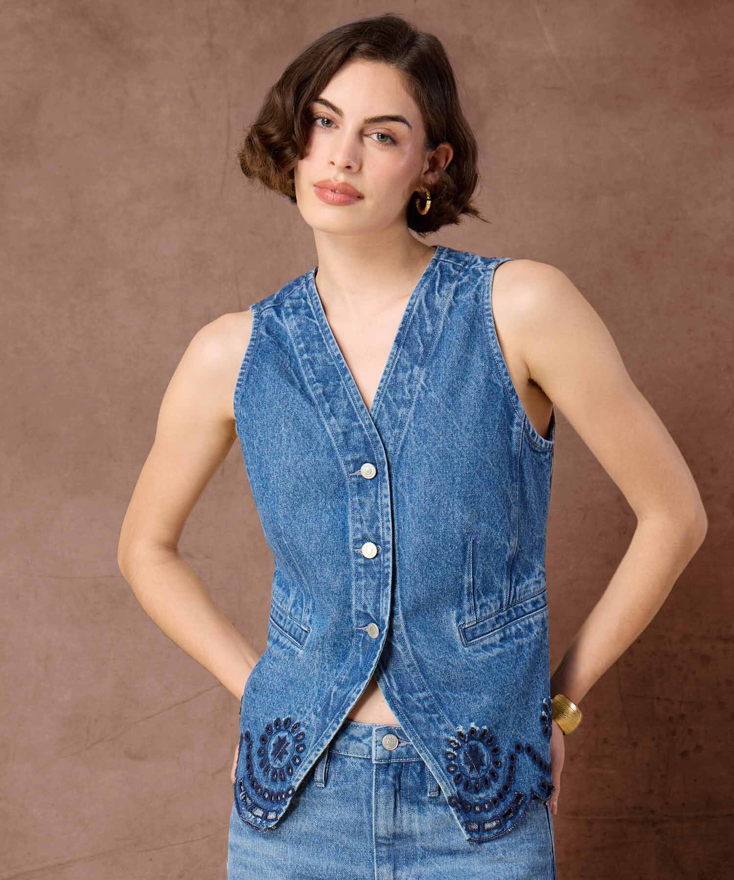 Chaleco Denim con Escote V y Bordado Para Mujer
