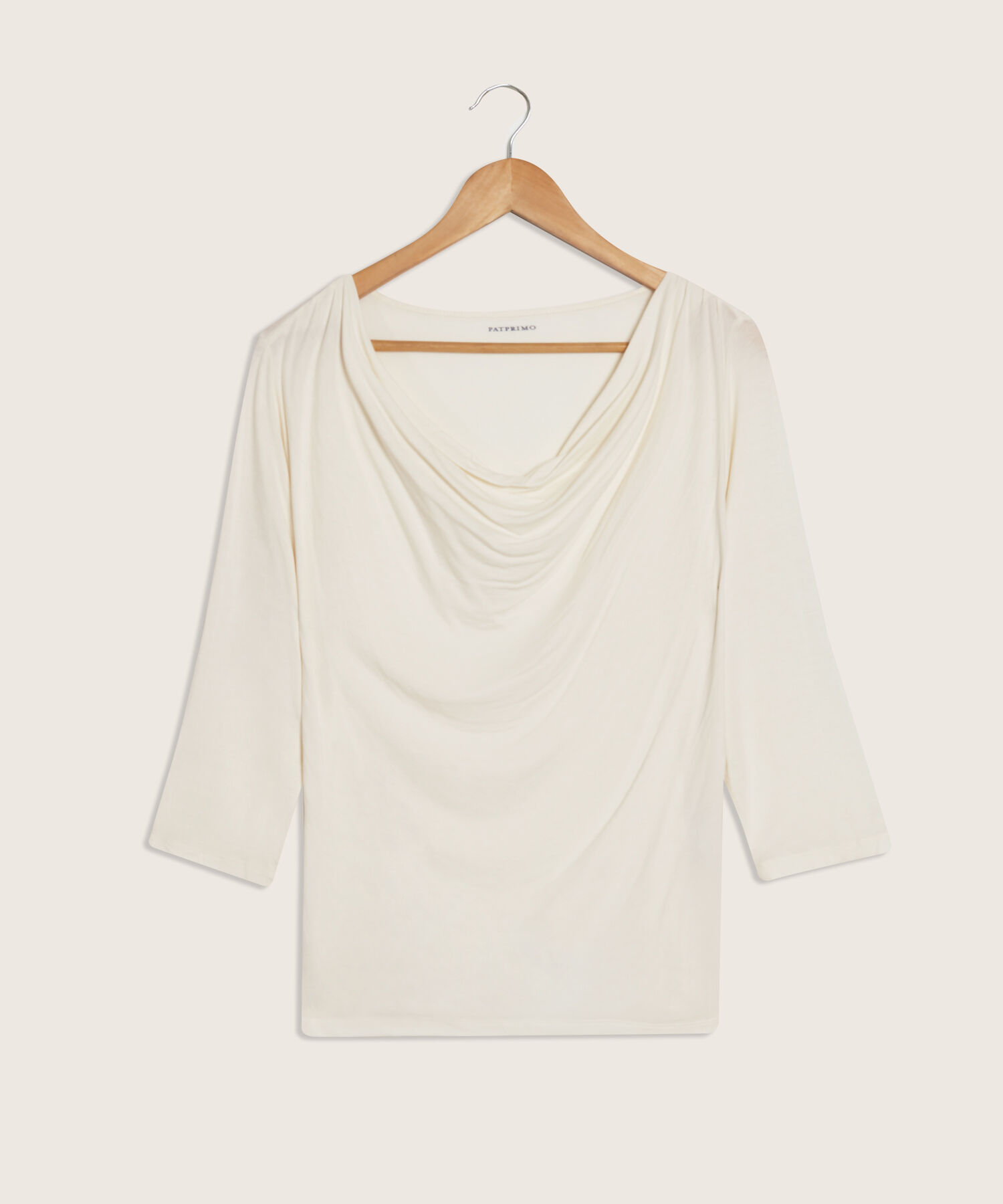 Camiseta con Cuello Drapeado