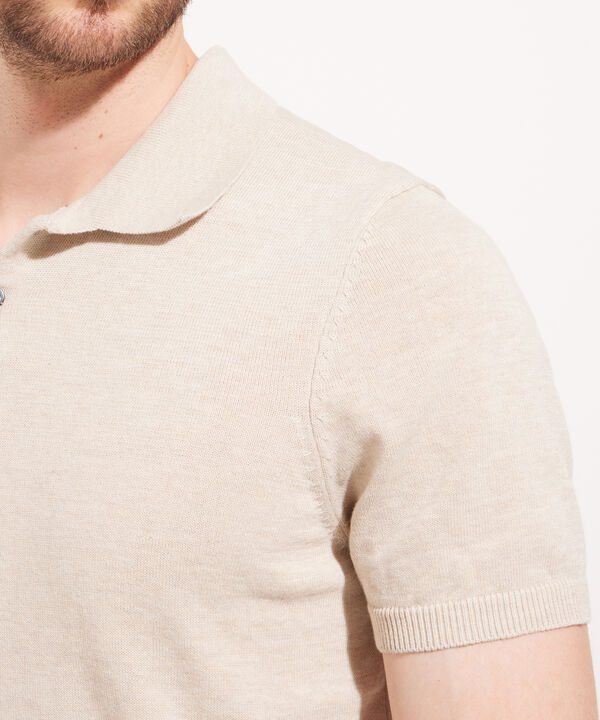 Polo Unicolor Cuello Y Puños En Rib image number null