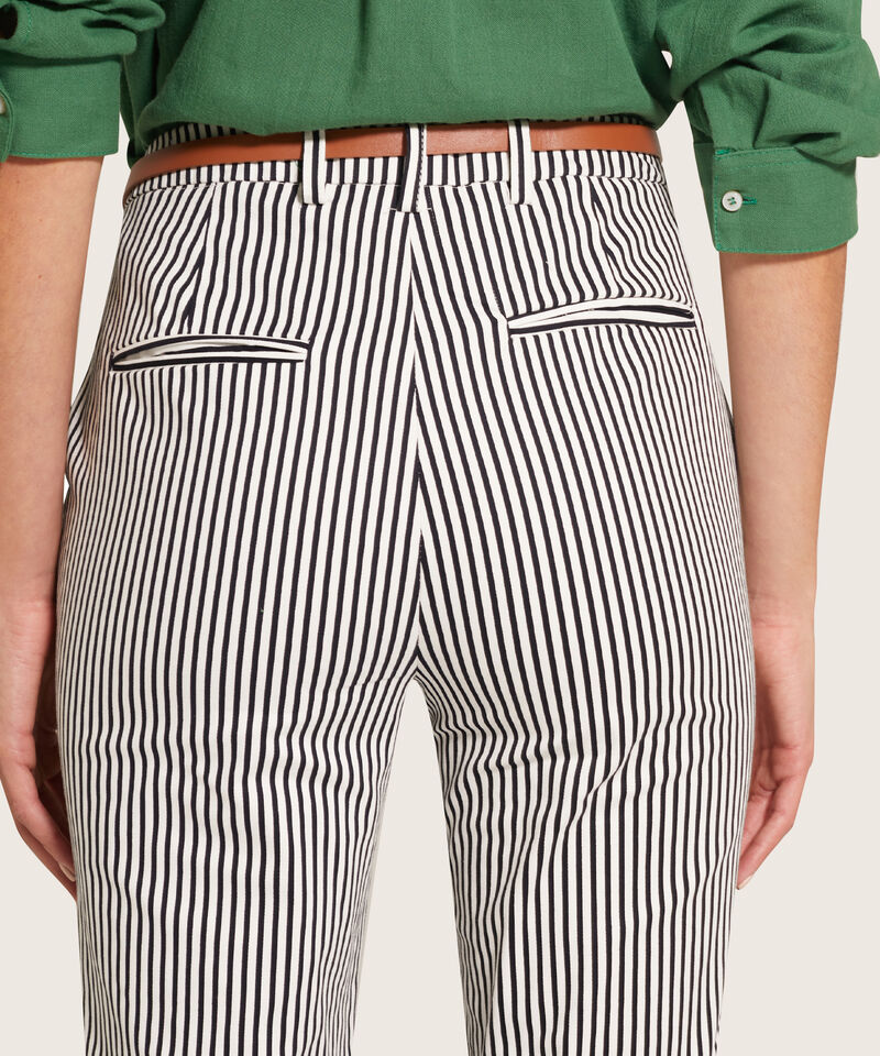 Pantalón Chino Estampado Con Cinturón