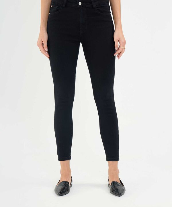 Jeans Skinny Tono Negro image number null