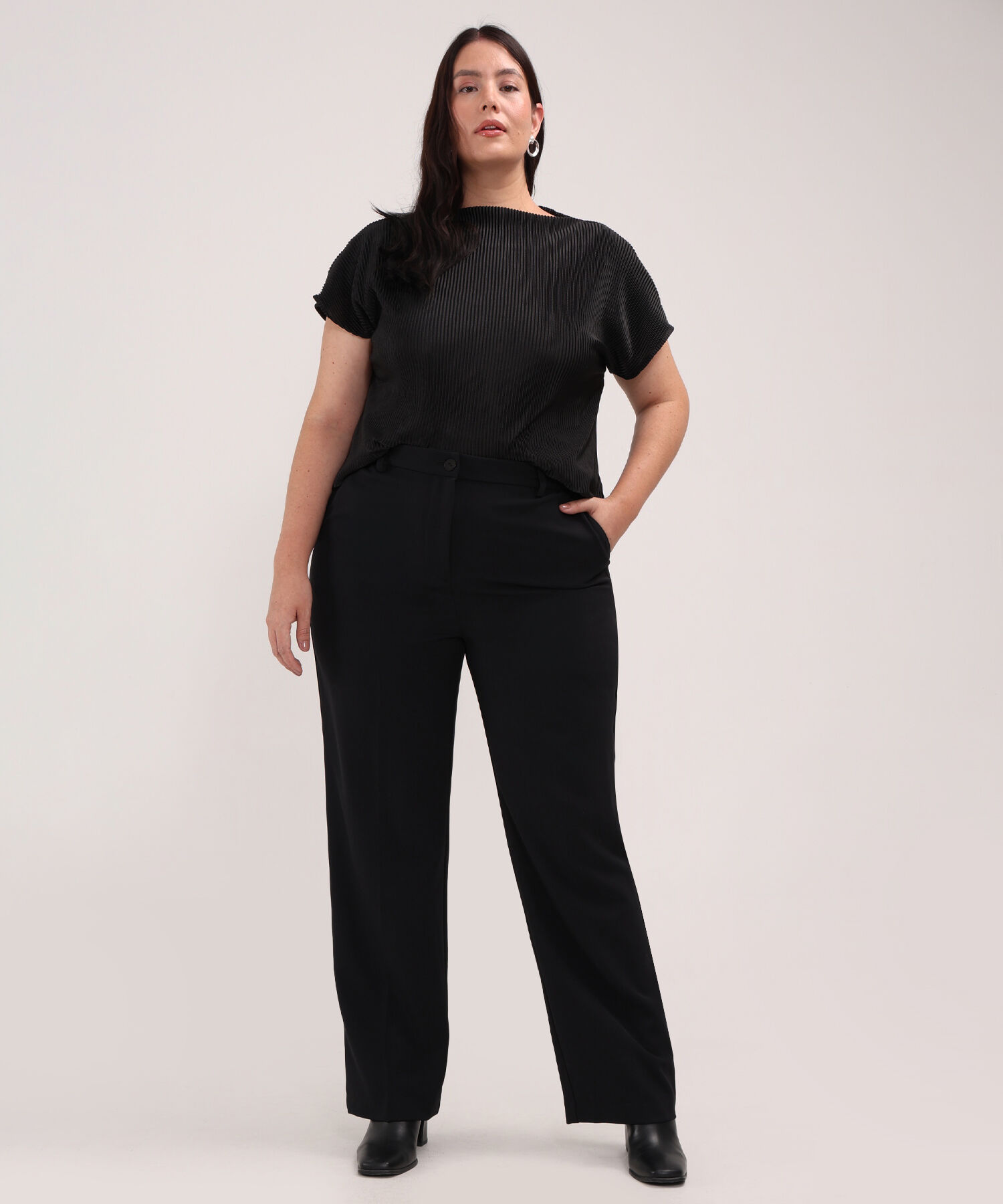 Pantalon Unicolor Encauchado En Pretina