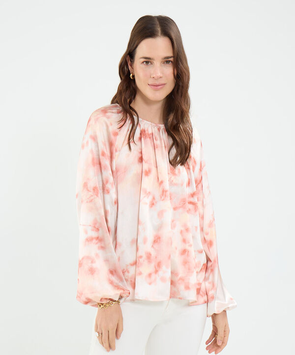 Blusa estampada con puños encauchados para mujer image number null