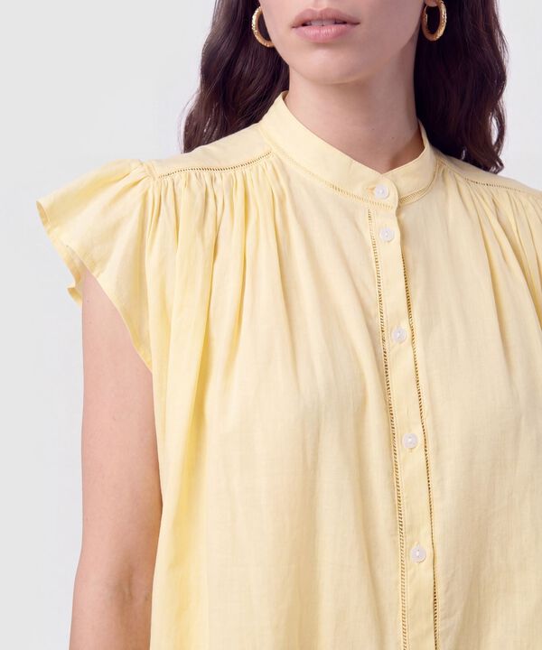 Blusa Cuello Alto con Vuelos Mujer