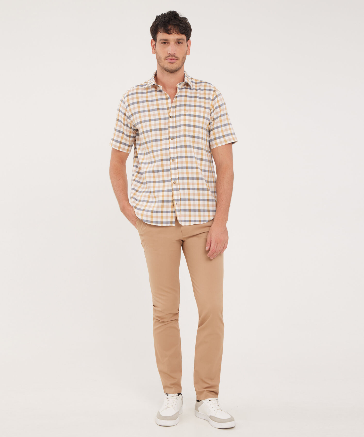 Camisa Manga Corta Con Bolsillo Y Silueta Regular Fit, Magia En El Caribe