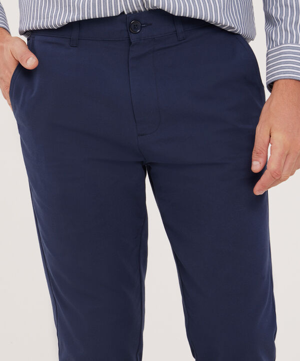 Pantalón Unicolor Clásico Con Silueta Regular Fi­T, Magia En El Caribe image number null