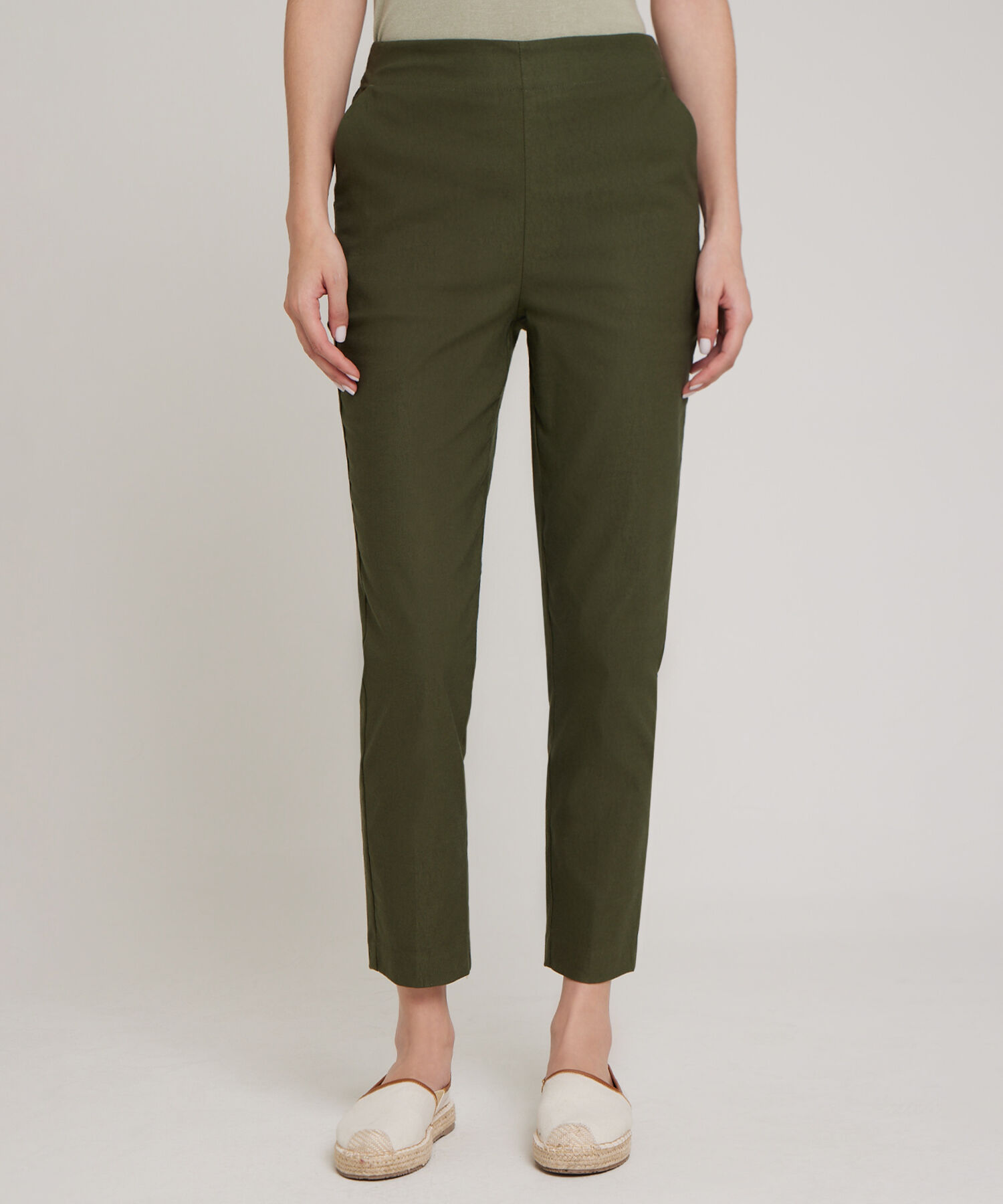 Pantalon Unicolor Clasico Con Bolsillo Diagonal