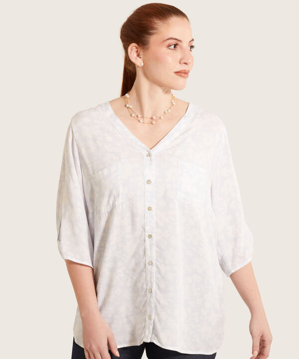 Blusa Manga 3/4 Estampada Con Botonadura Y Charretera En Mangas