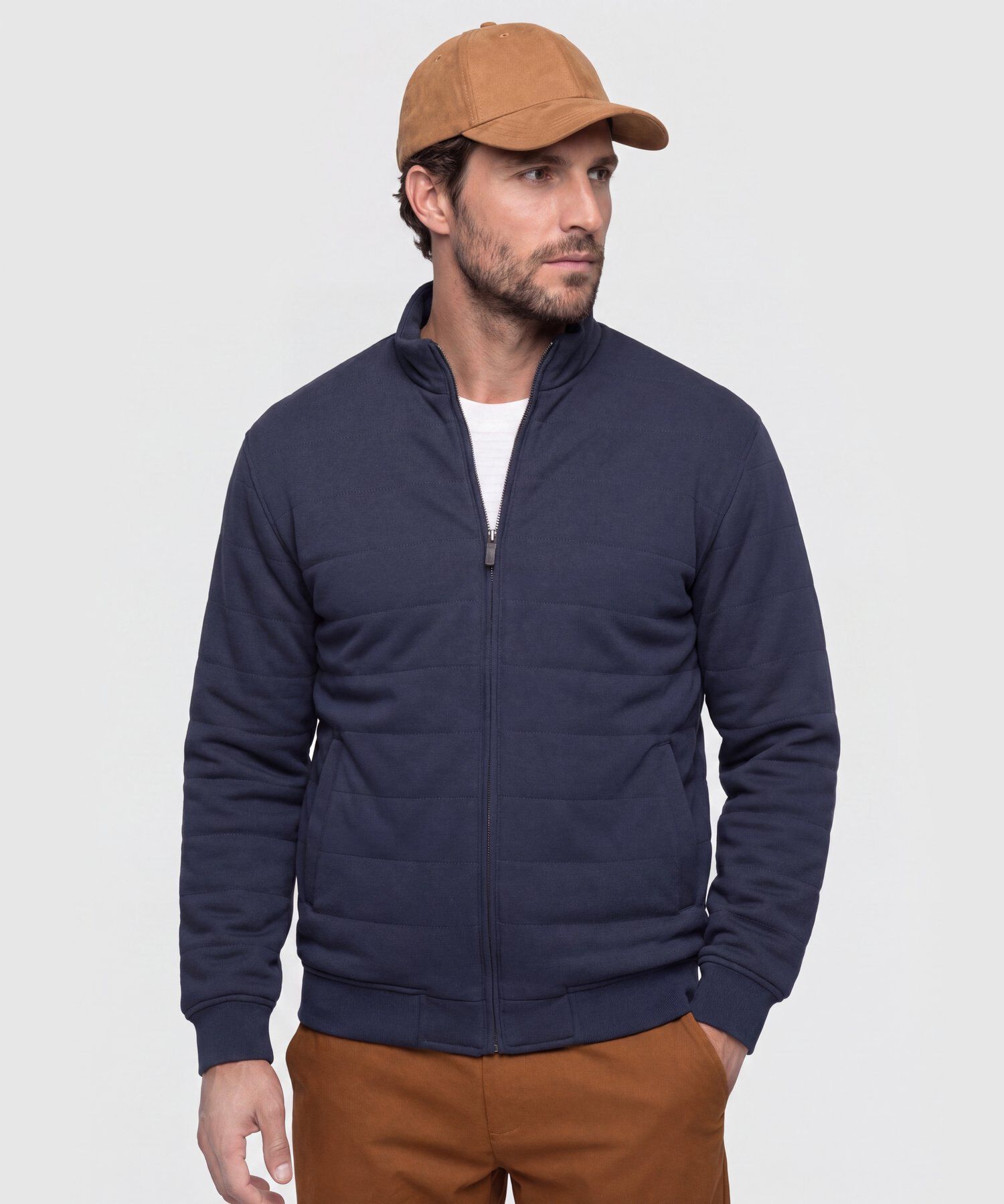 CHAQUETA ACOLCHADA CUELLO ALTO, PUNOS Y FAJON EN RIB