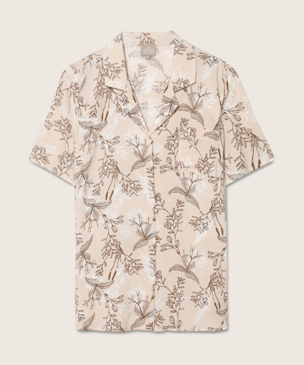 Camisa Estampada Manga Corta, Cuello Camisero Con Botonadura En Centro Frente Y Bolsillo
