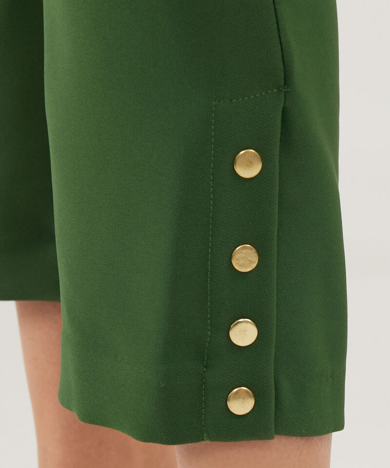Pantalon Clasico Unicolor Con Botones En Bota
