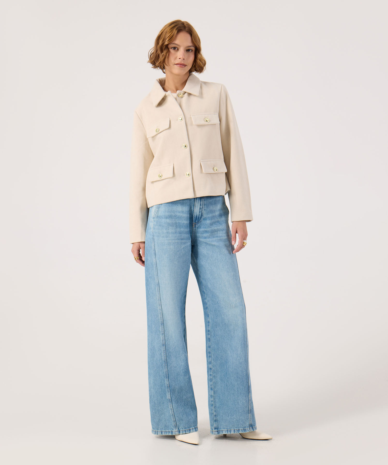 Chaqueta unicolor con bolsillos 
