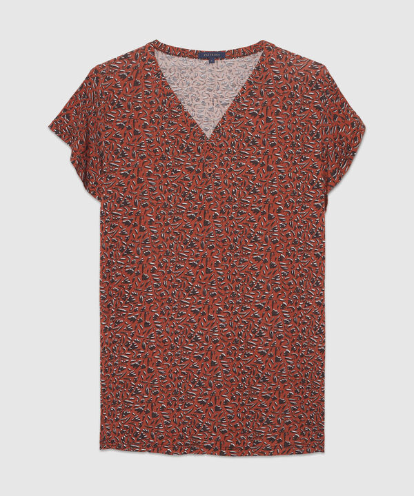 Camiseta Estampada Escote V Con Pechera Y Botones Manga Con Bolero